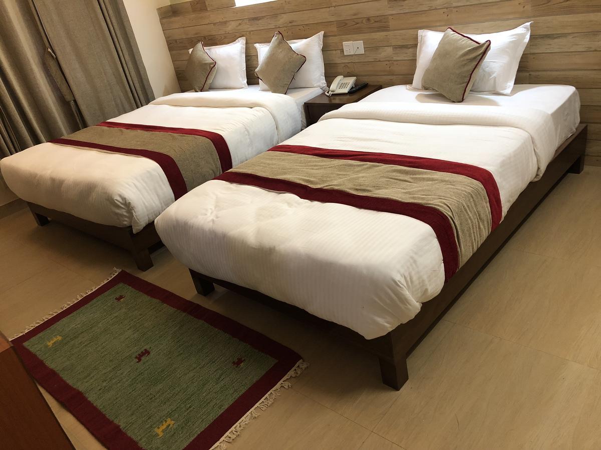 Hotel Guru Pokhara Ngoại thất bức ảnh