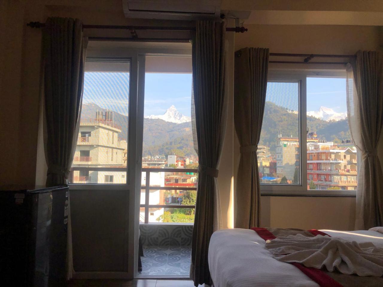 Hotel Guru Pokhara Ngoại thất bức ảnh