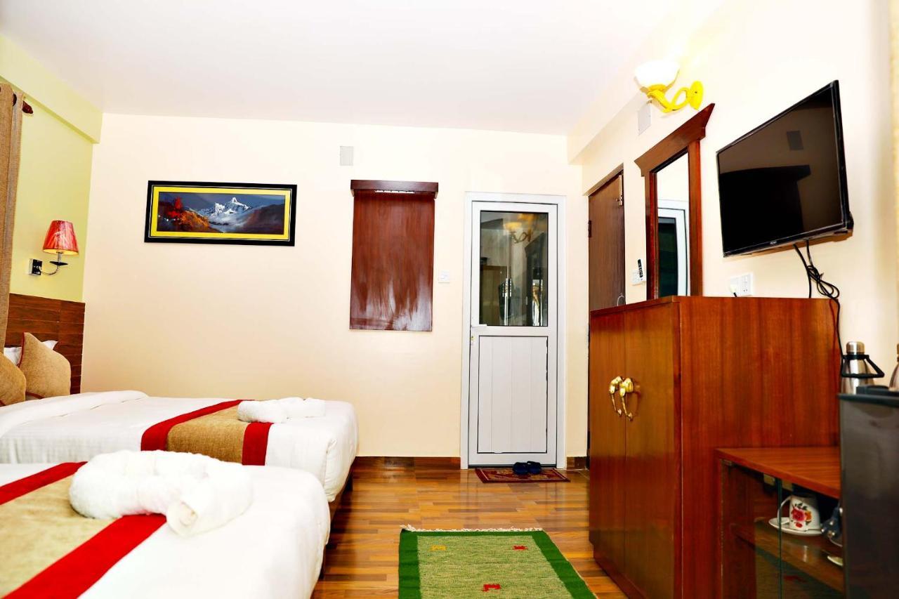 Hotel Guru Pokhara Ngoại thất bức ảnh